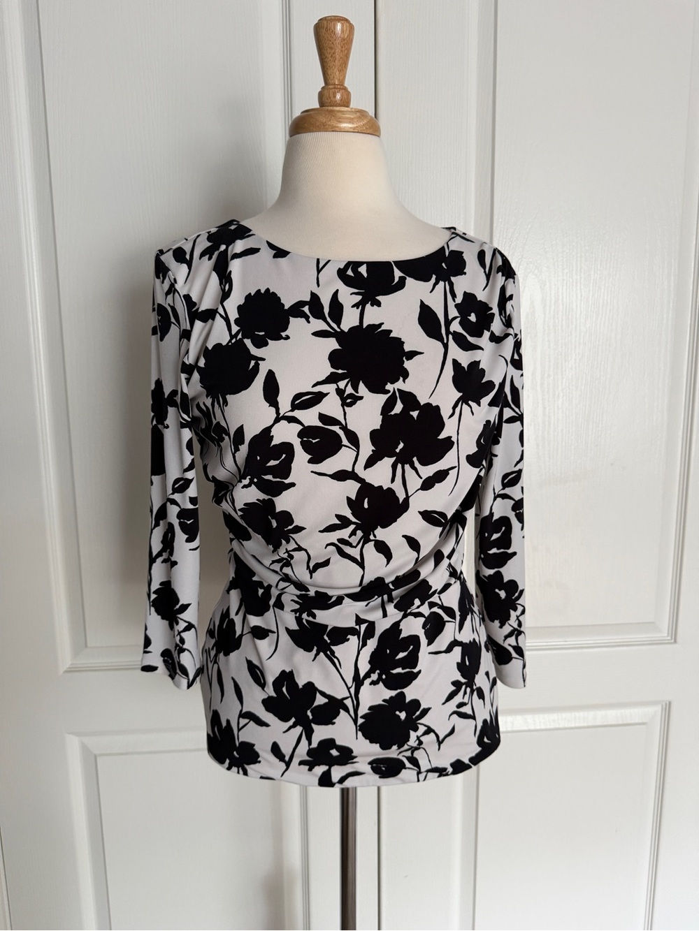 White House Black Market Black and White Floral Long Sleeve Top